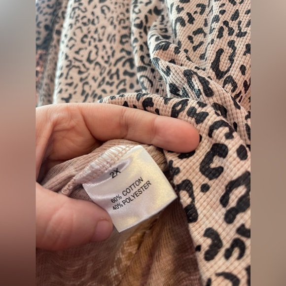 Jane + Delancey Plus Size Cheetah Tunic - Picture 2 of 4